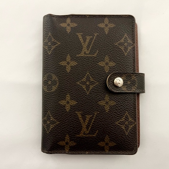 Louis Vuitton LV AGENDA PM (Preloved) LV PASSPORT HOLDER - Picture 2 of 11